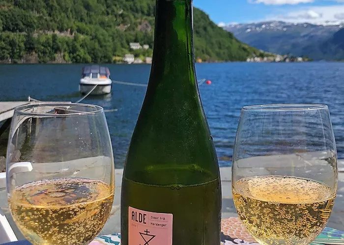 6 Person In Øystese